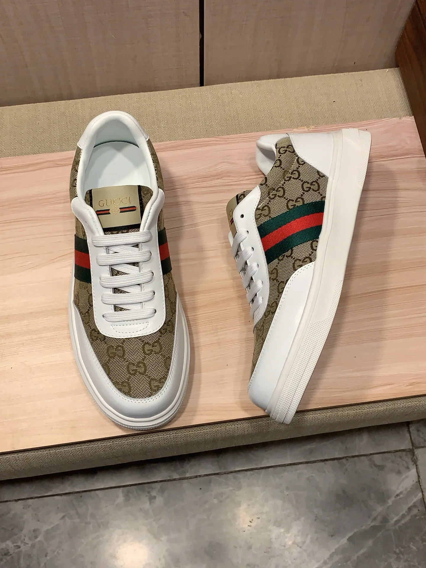 Men's Men's Shoes💰420💰💰🎩🎩[Lightning][Lightning] "Gucci*" The latest and most popular casual shoes, top brand [seduce] luxury ~ purchasing agency, top ~ quality. [Strong] The upper is made of imported breathable cowhide with material ➕ breathable sheepskin feet (•) and fine workmanship. The original stylish and stylish soft rubber wear-resistant and non-slip outsole is light and comfortable on the feet. The real thing looks better when photographed in person. 111: code: 38-44, 3️⃣ colors selected